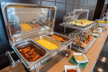 EA Hotel Lipno - завтрак в виде шведского стола